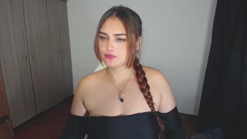 Snapshot of _ninahot chatting on December 29, 8:58 pm Nina online show from December 29, 8:58 pm