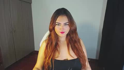 Snapshot of _ninahot chatting on December 9, 4:34 am Nina online show from December 9, 4:34 am