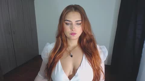 Snapshot of _ninahot chatting on January 7, 9:46 pm Nina online show from January 7, 9:46 pm