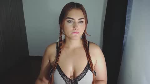 Snapshot of _ninahot chatting on March 7, 5:38 pm Nina online show from March 7, 5:38 pm