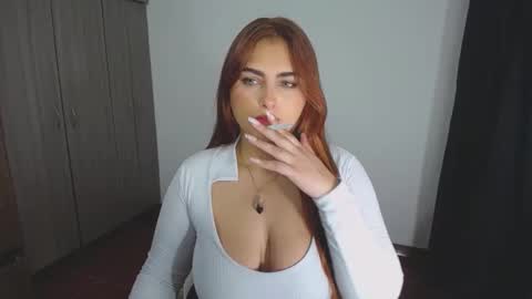 Snapshot of _ninahot chatting on January 2, 7:29 pm Nina online show from January 2, 7:29 pm