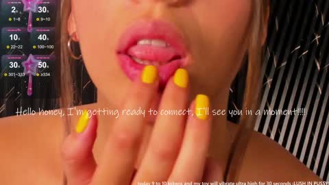 _noahjones online show from December 11, 11:41 am