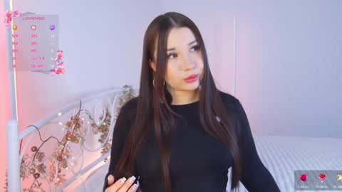Snapshot of _noell_ chatting on February 6, 2:26 pm Vivian online show from February 6, 2:26 pm