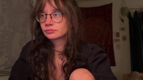 Mila online show from April 5, 9:47 pm