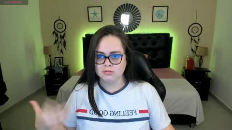 Olivia jones online show from May 12, 11:50 am