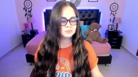 Olivia jones online show from April 28, 12:20 pm