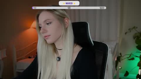 Snapshot of _penisflytrap_ chatting on October 1, 11:20 pm Viktoria online show from October 1, 11:20 pm