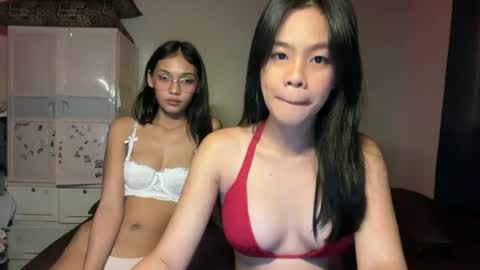 _petitechloe online show from July 11, 8:31 pm