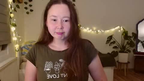 Snapshot of _rosie_cheeks_ chatting on September 23, 6:39 pm See you online show from September 23, 6:39 pm