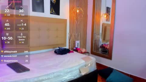 SAMANTHA FOX online show from January 5, 5:27 pm