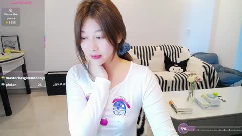 winni online show from April 10, 4:40 am