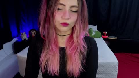 Snapshot of _sofiapink chatting on December 4, 12:08 am Sofia online show from December 4, 12:08 am