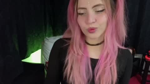 Snapshot of _sofiapink chatting on February 6, 11:48 pm Sofia online show from February 6, 11:48 pm