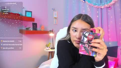 Sophie  online show from May 4, 1:04 pm