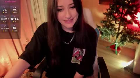 _sserendipityy_ online show from February 2, 9:25 pm