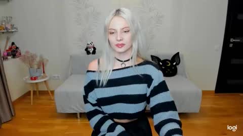 Marie online show from February 17, 4:06 pm