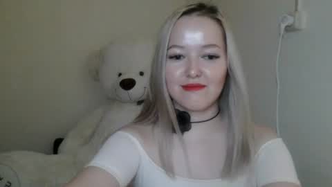 _sweet_smile_ online show from July 28, 8:01 pm