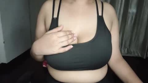 _vanshika_0 online show from September 28, 7:19 pm