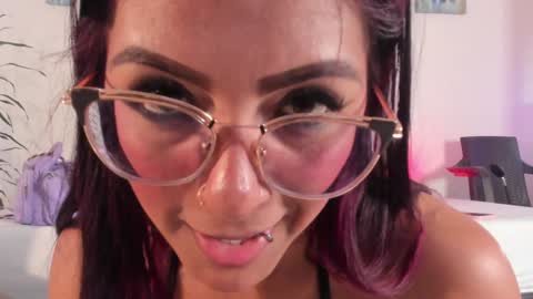 Veronica online show from January 17, 2:28 pm