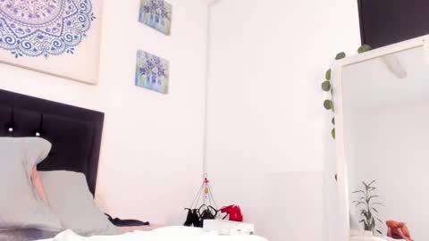 Veronica online show from March 1, 1:07 pm