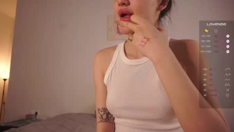 Snapshot of _vi_vi_ chatting on February 24, 5:09 am Viola online show from February 24, 5:09 am