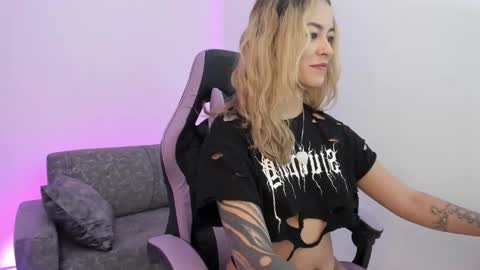 Snapshot of _vicky_21 chatting on September 22, 8:40 pm Victoria online show from September 22, 8:40 pm