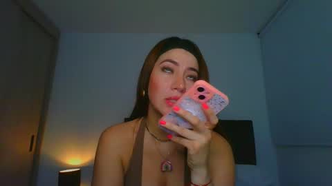 Snapshot of _violeta_white_ chatting on March 7, 11:16 pm Violeta online show from March 7, 11:16 pm
