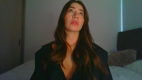 Snapshot of _violeta_white_ chatting on January 28, 10:12 pm Violeta online show from January 28, 10:12 pm