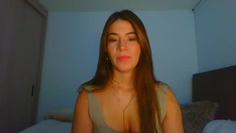 Snapshot of _violeta_white_ chatting on February 7, 11:13 pm Violeta online show from February 7, 11:13 pm