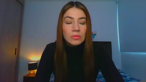 Snapshot of _violeta_white_ chatting on March 8, 10:34 pm Violeta online show from March 8, 10:34 pm