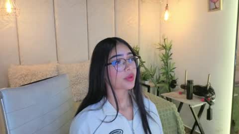   online show from April 1, 8:17 pm