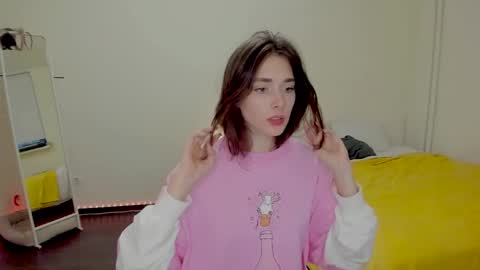Willa online show from September 25, 1:54 pm