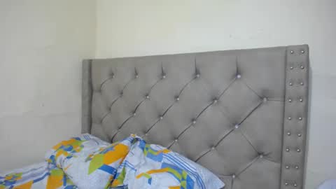 Nicolle online show from January 30, 2:06 am