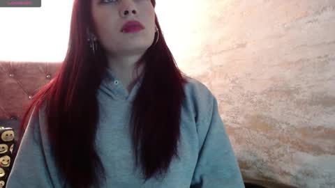 Yuyi online show from December 14, 11:16 am