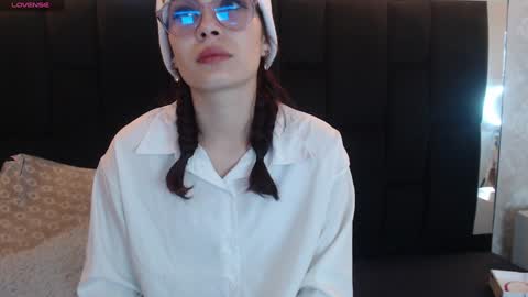 Yuyi online show from January 9, 11:14 am
