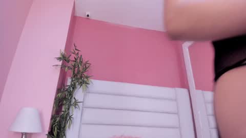 abbey_walker online show from December 30, 11:59 am