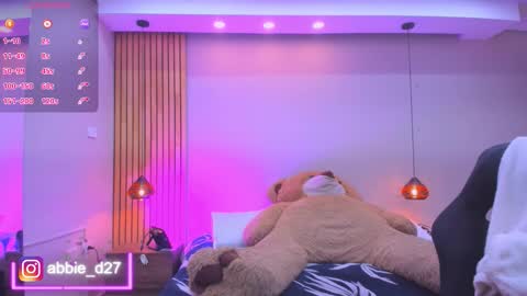 Abbie Edmond  online show from January 8, 4:05 am