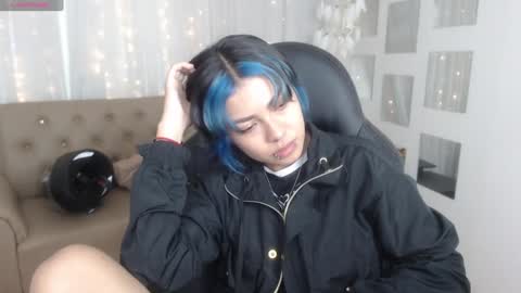 Abbi online show from December 3, 7:11 pm