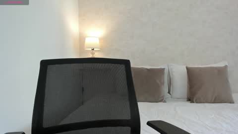 Abby  online show from December 6, 1:55 pm