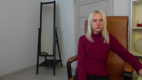 ABBY LAKER online show from October 13, 1:25 pm