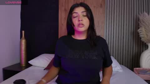 Snapshot of abby_millerr_ chatting on January 17, 12:21 pm Abbygail online show from January 17, 12:21 pm