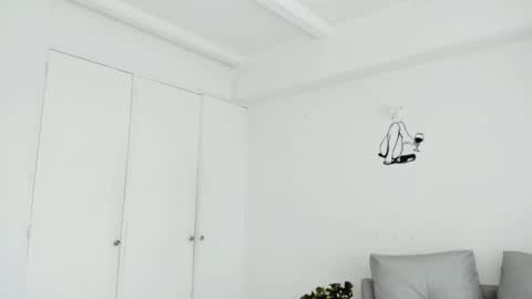 Laura  online show from May 9, 2:19 pm