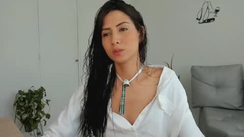 Laura  online show from May 26, 6:29 pm