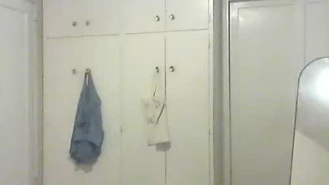 Snapshot of abdgg83476 chatting on October 22, 3:55 am abdgg83476 online show from October 22, 3:55 am