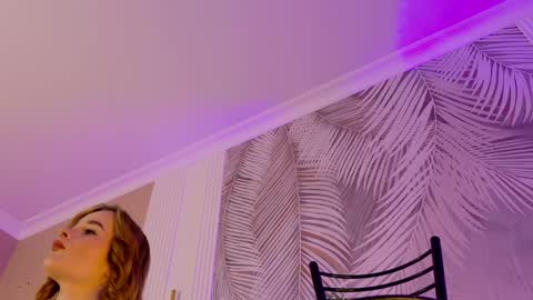 abigailforl online show from April 3, 5:27 am