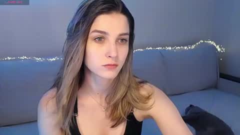 Abigail online show from August 7, 1:07 pm