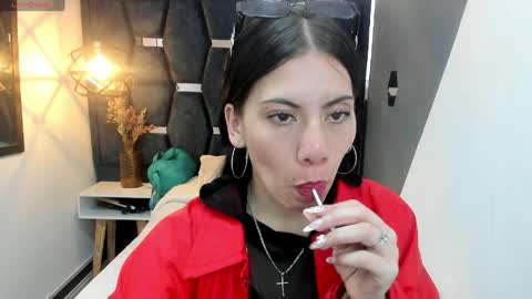 Abril Fox online show from May 19, 6:59 pm