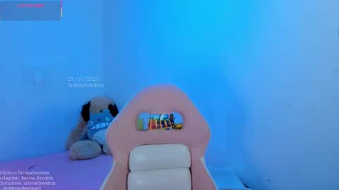 Helena online show from October 28, 2:28 am