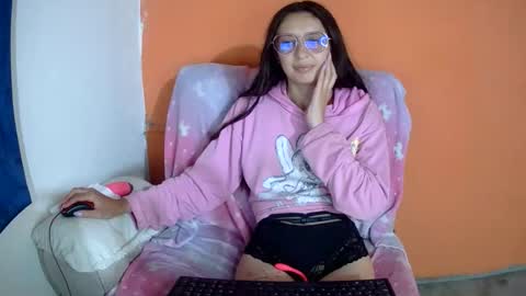 Ada online show from May 26, 10:20 pm