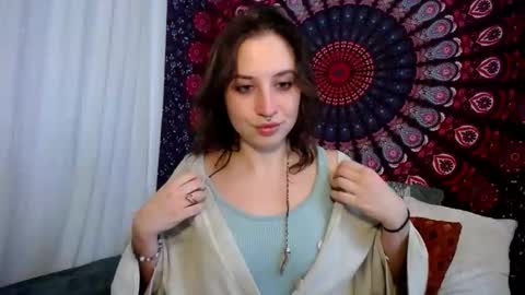 Adalyn online show from November 17, 1:12 pm